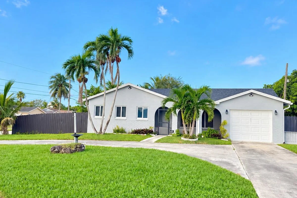 22199 SW 59th Ave, Boca Raton: photo 1 of 4