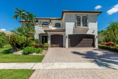 15982 Laurel Creek Dr, Delray Beach: photo 1 of 68