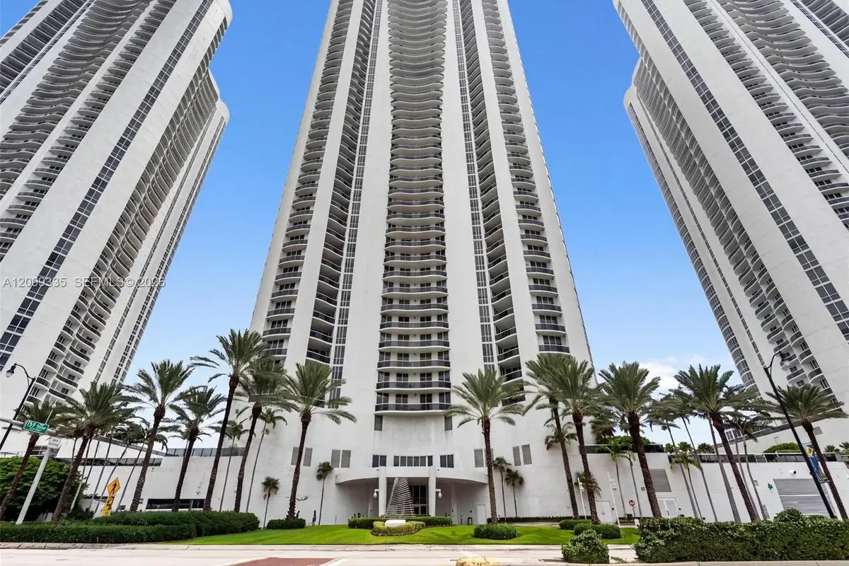 15901 Collins Ave #3002, Sunny Isles Beach: photo 1 of 32
