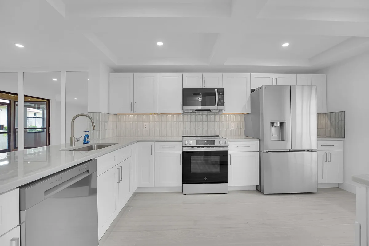 3373 Lucerne Park Dr, Greenacres: photo 1 of 26