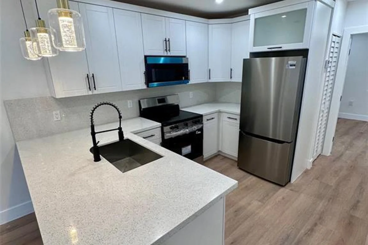 1282 NW 35th St #01, Miami: photo 1 of 7