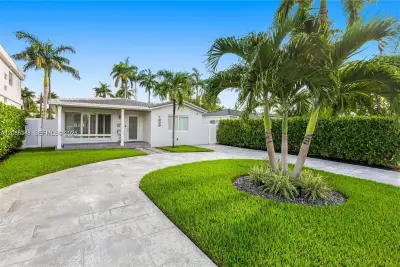 1239 Washington St, Hollywood: photo 1 of 42