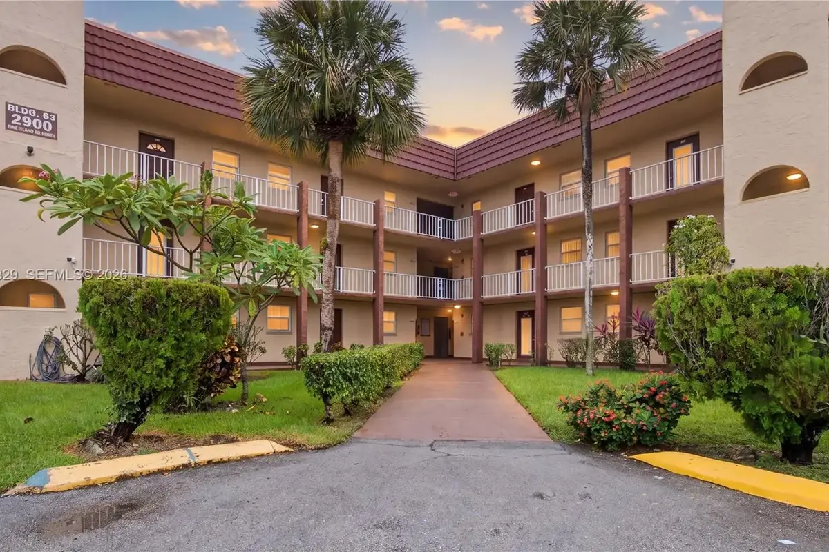 2900 N Pine Island Rd #209, Sunrise: photo 1 of 26