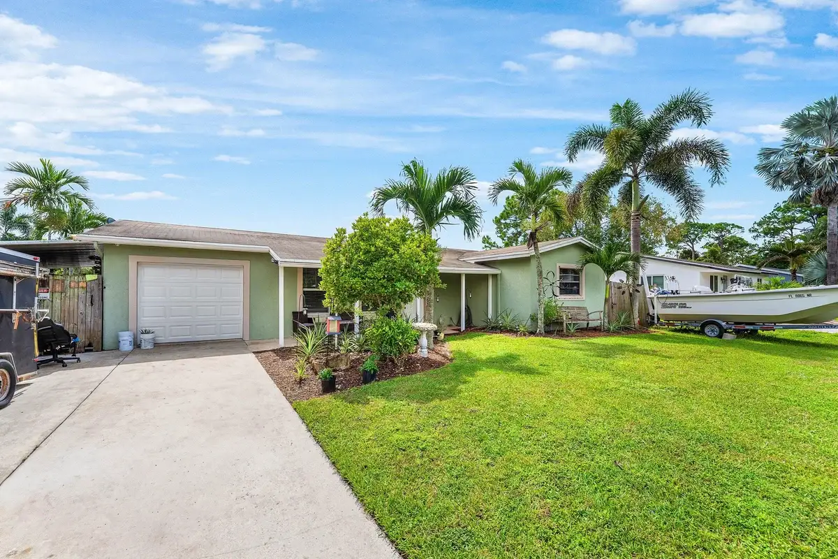7416 Cocoanut Dr, Lake Worth: photo 1 of 25