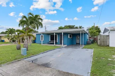 230 NW 52nd St, Oakland Park: photo 1 of 16