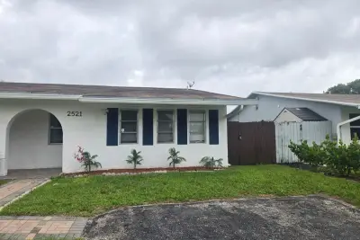 2521 SW 58th Manor, Fort Lauderdale: photo 1 of 29