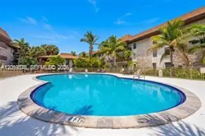 7477 SW 82nd St #C120, Miami: photo 1 of 13