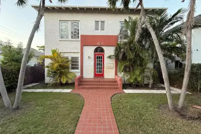 1849 Dewey St #3, Hollywood: photo 1 of 2