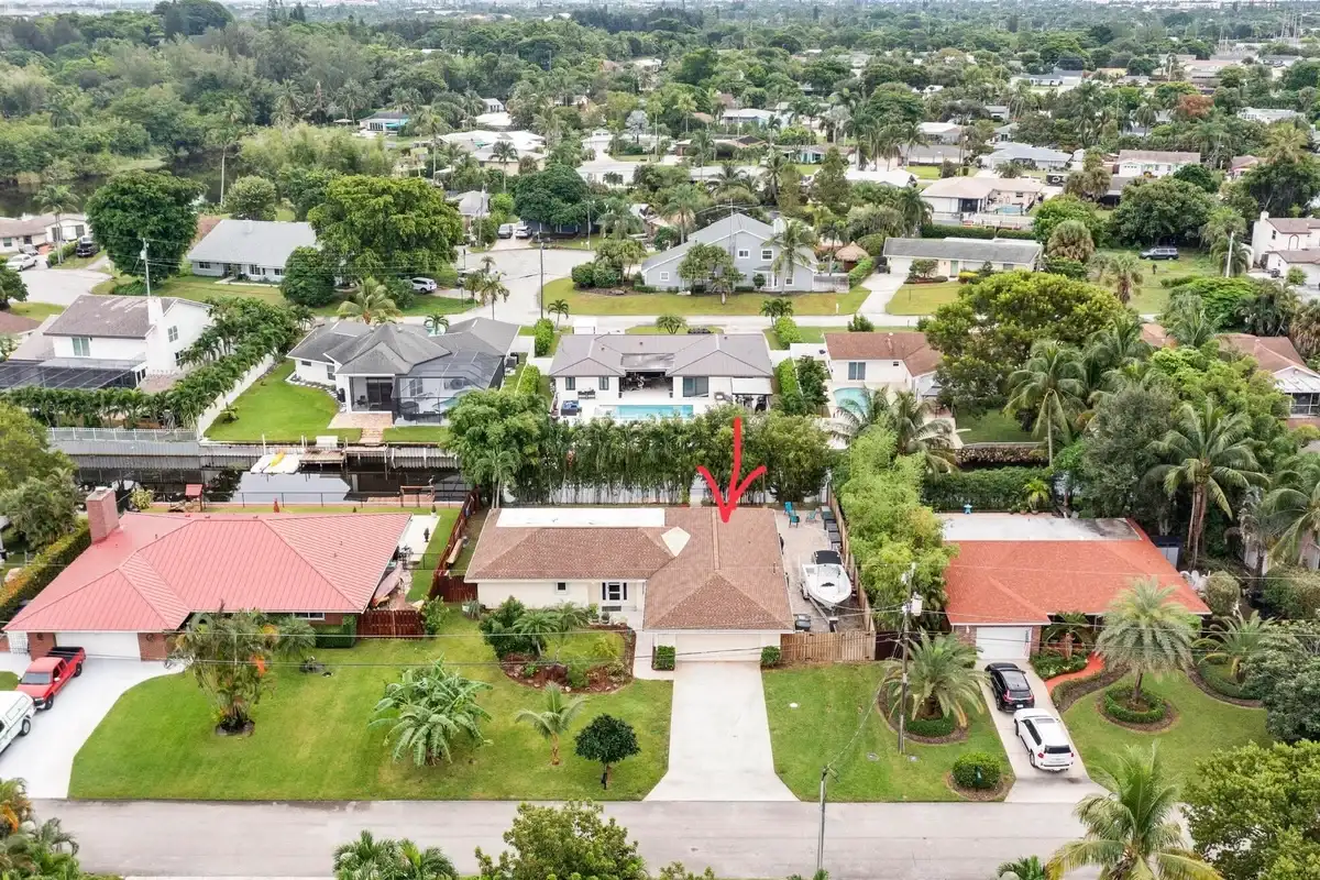 6866 Paul Mar Dr, Lake Worth: photo 1 of 32