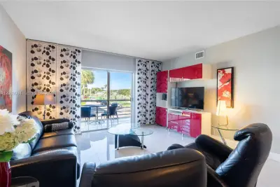 16900 NE 14th Ave #201, North Miami Beach: photo 1 of 35
