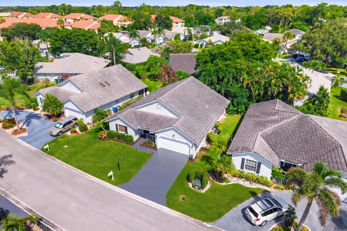 5309 Pine Cir, Coral Springs: photo 1 of 33