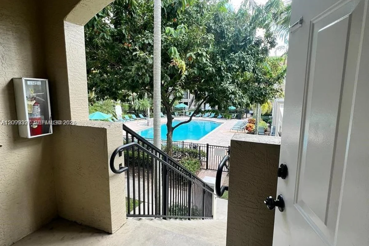 5940 W Sample Rd #304, Coral Springs: photo 1 of 17