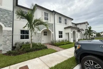 2544 SE 25th Rd, Homestead: photo 1 of 22