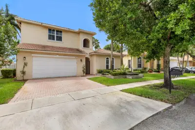 2731 SW 130th Ter, Miramar: photo 1 of 68