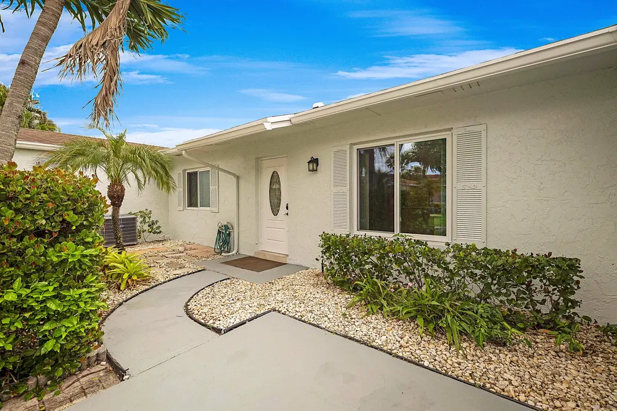 14726 Wildflower Ln, Delray Beach: photo 1 of 39