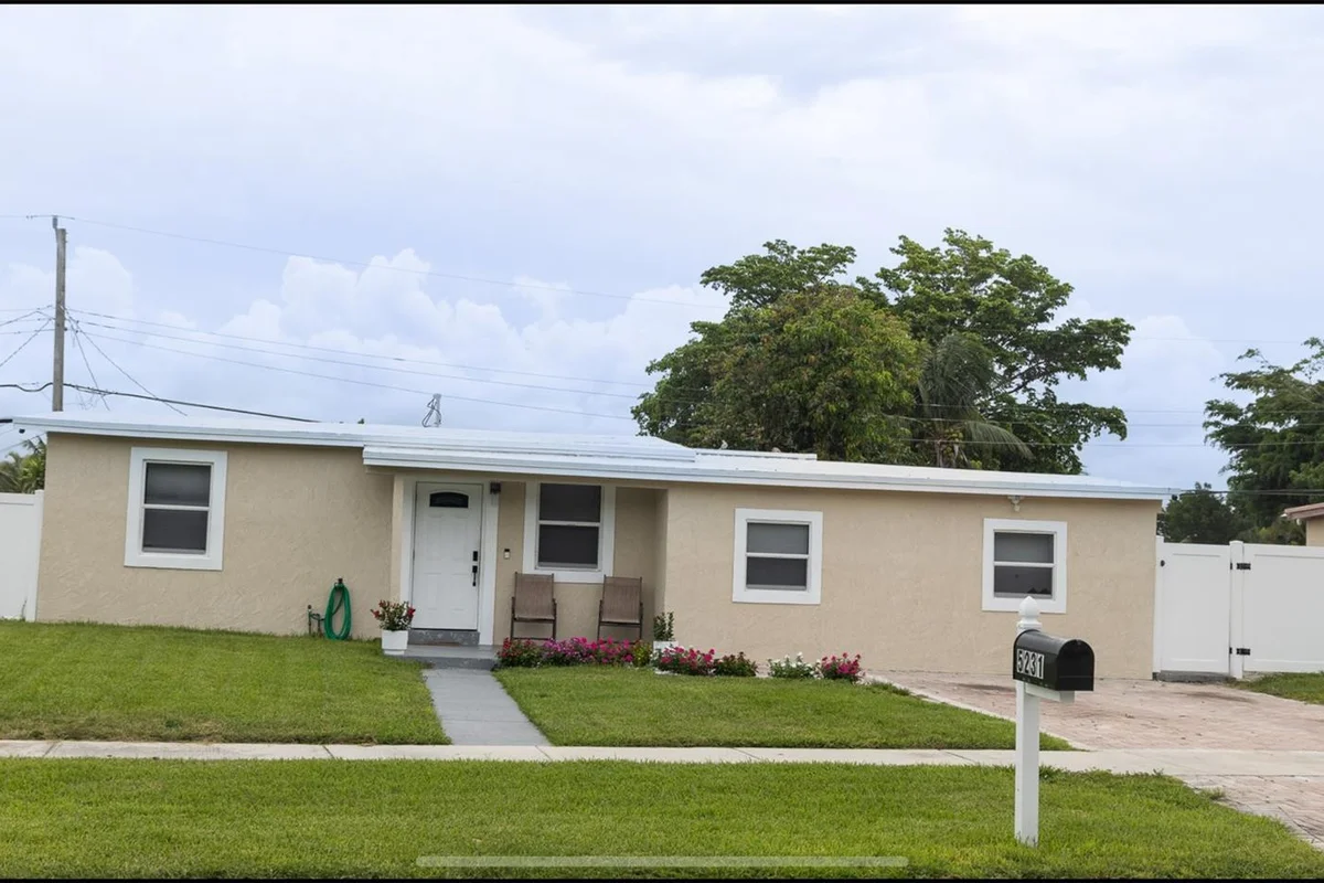 5231 NE 19th Ter, Pompano Beach: photo 1 of 15