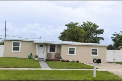 5231 NE 19th Ter, Pompano Beach: photo 1 of 15