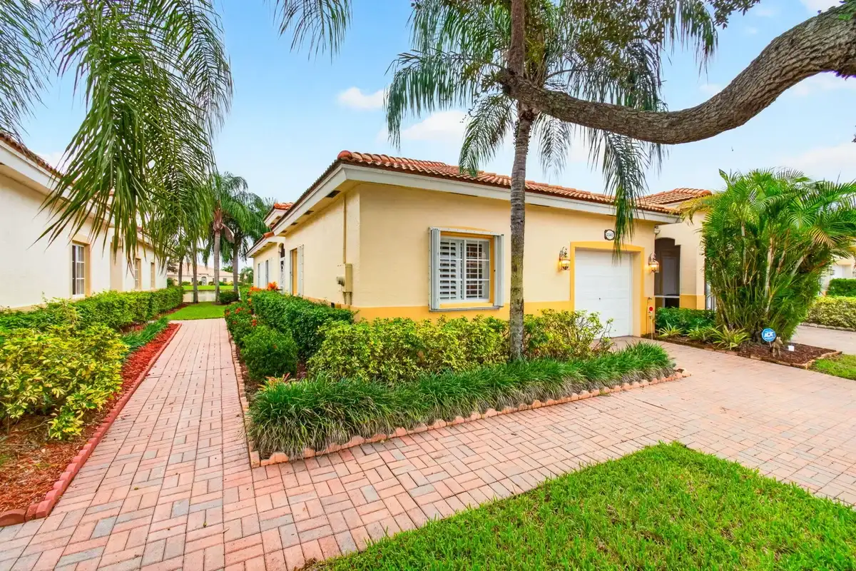 2340 Windjammer Way, West Palm Beach: photo 1 of 84