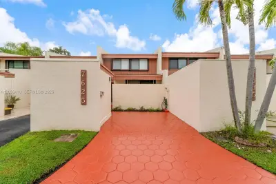 7625 SW 106th Ave, Miami: photo 1 of 43