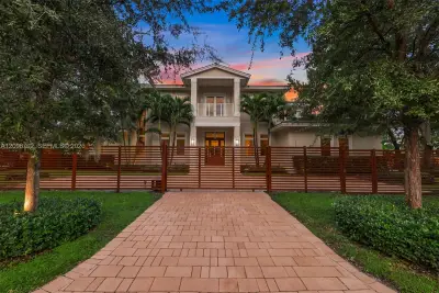 11701 SW 69 Ct, Pinecrest: photo 1 of 55