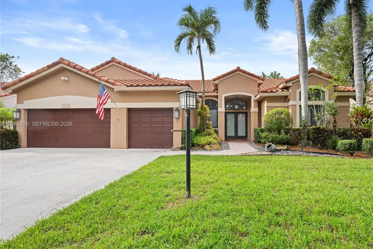 10938 Nashville Dr, Cooper City: photo 1 of 36