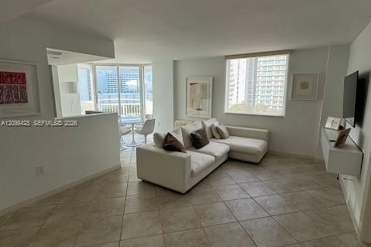 1621 Bay Rd #708, Miami Beach: photo 1 of 13