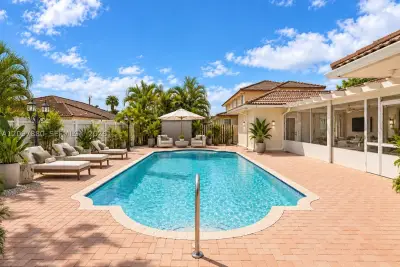 2761 SW 140th Ave, Miami: photo 1 of 35
