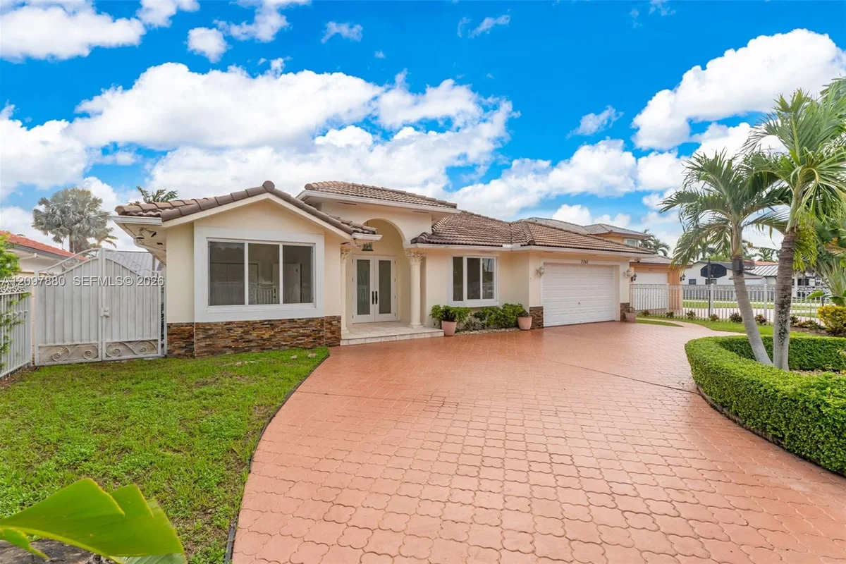 2761 SW 140th Ave, Miami: photo 1 of 35