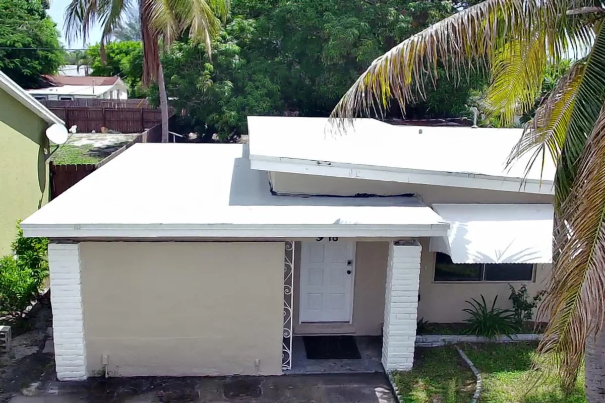 918 N C St, Lake Worth Beach: photo 1 of 8