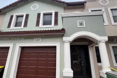 646 NE 35th Ave, Homestead: photo 1 of 39