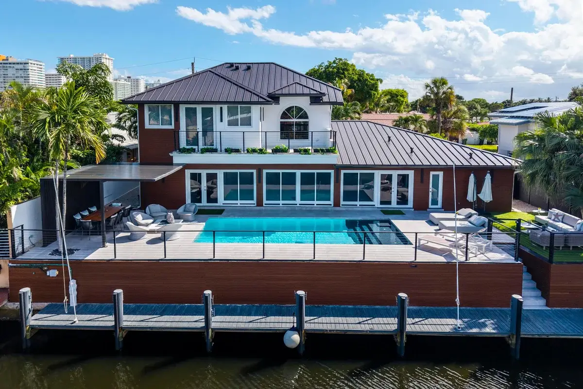 11 Castle Harbor Isle Dr, Fort Lauderdale: photo 1 of 52