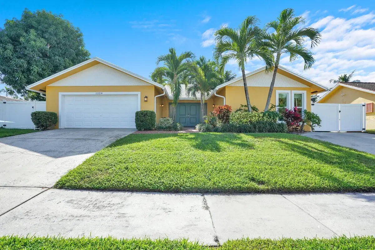 1224 NW 15th St, Boca Raton: photo 1 of 46