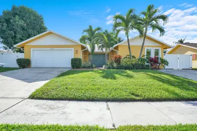 1224 NW 15th St, Boca Raton: photo 1 of 46