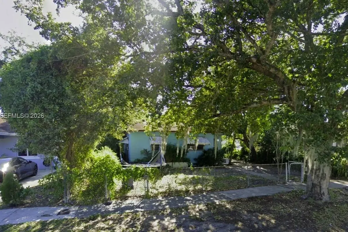 2910 NW 66th St, Miami: photo 1 of 2