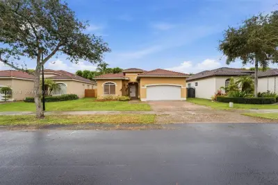 1420 SE 23rd Dr, Homestead: photo 1 of 26