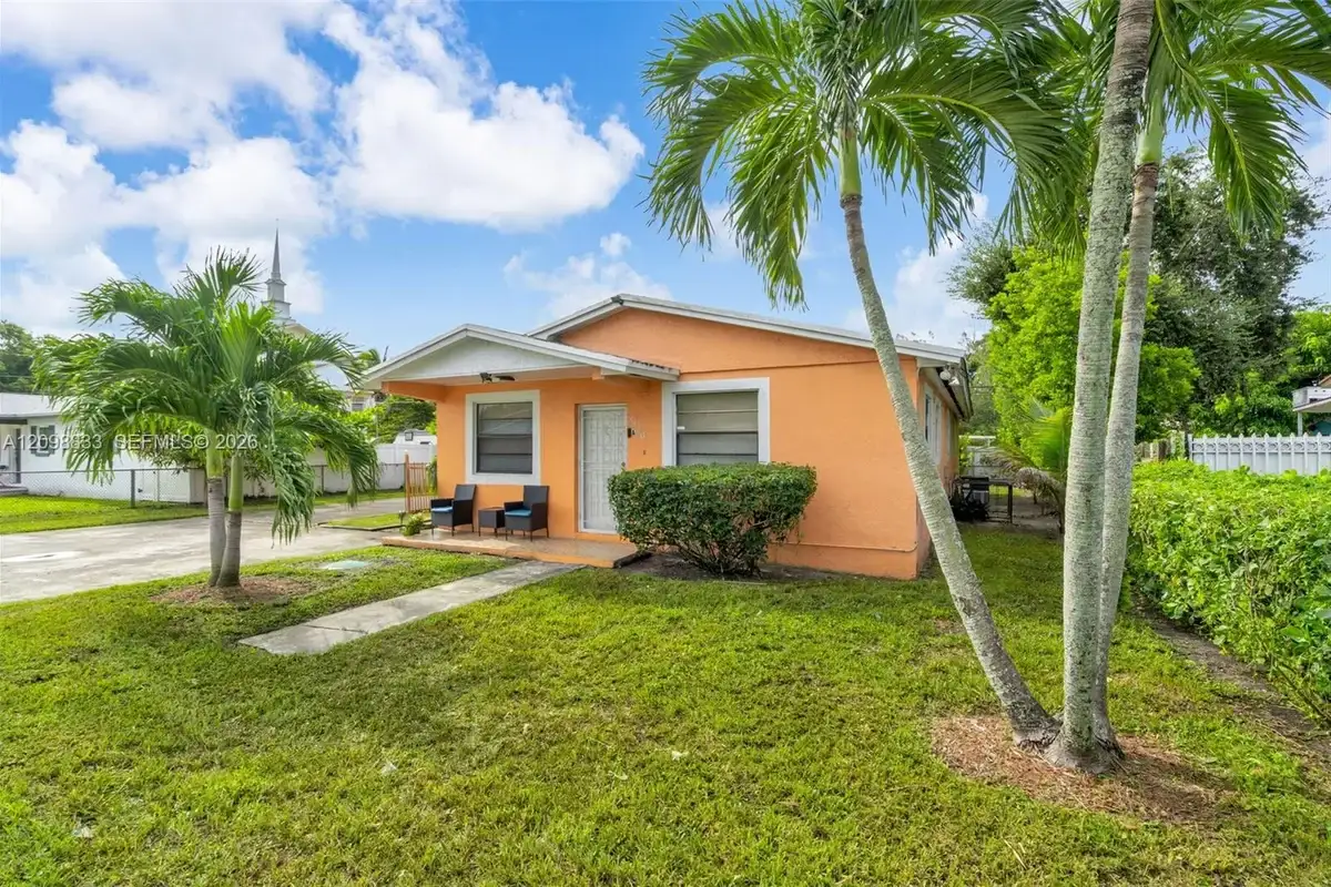 3420 NW 213th Ter, Miami Gardens: photo 1 of 31