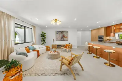 9721 SW 122nd St, Miami: photo 1 of 44