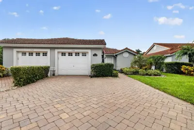 7136 Summer Tree Dr, Boynton Beach: photo 1 of 32