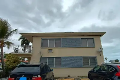 1935 Normandy Dr #4, Miami Beach: photo 1 of 6