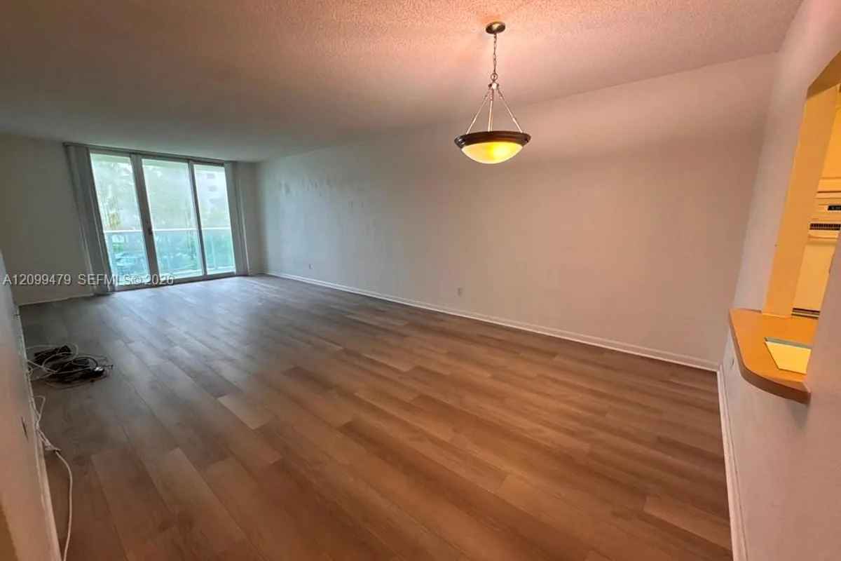 19380 Collins Ave #221, Sunny Isles Beach: photo 1 of 18