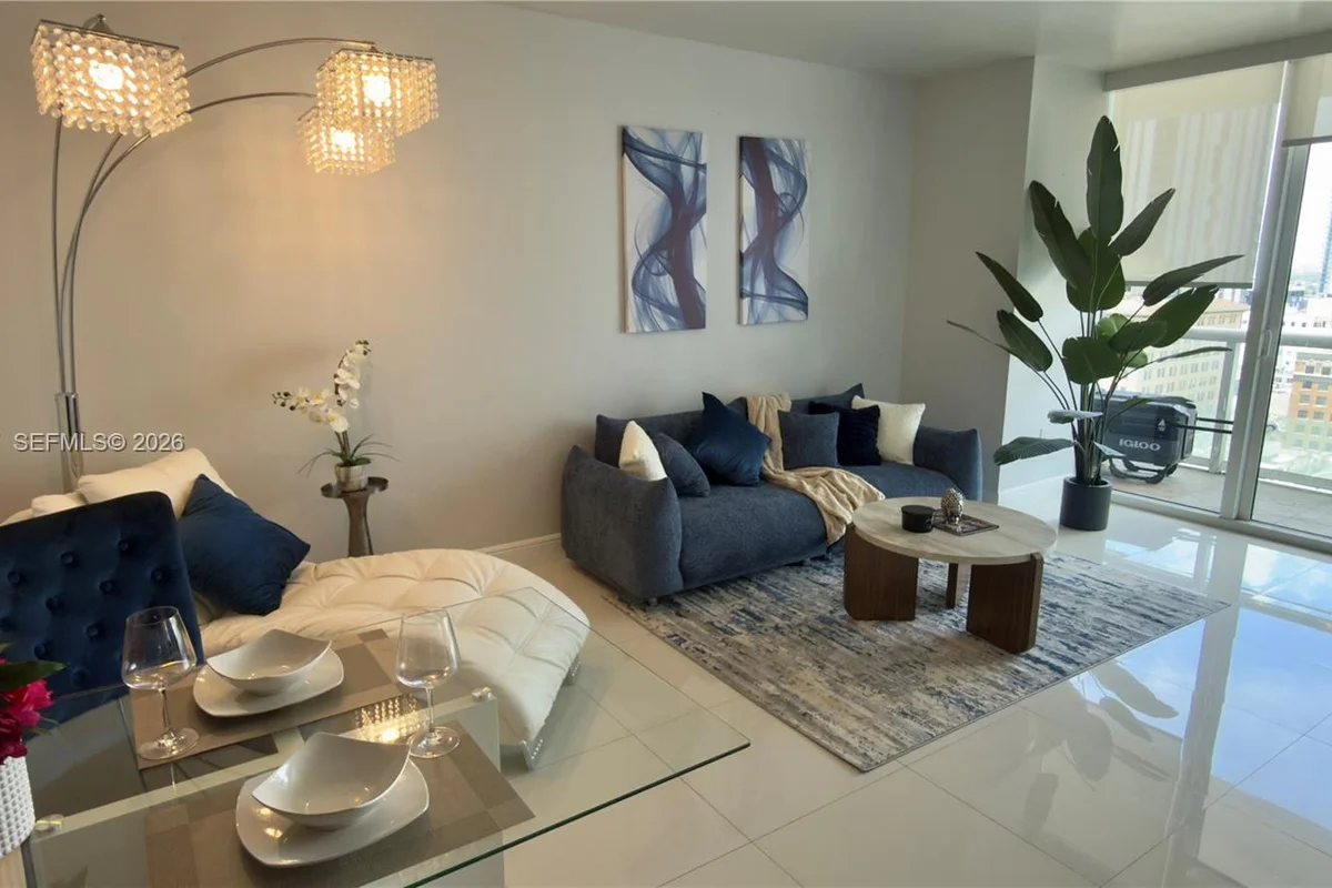 50 Biscayne Blvd #1907, Miami: photo 1 of 22