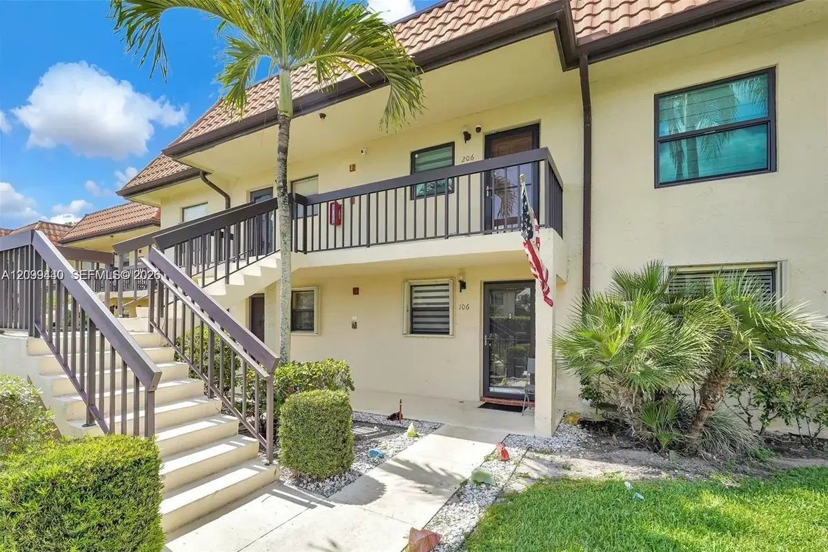 7142 Golf Colony Ct #206, Lake Worth: photo 1 of 30