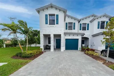 28754 SW 134th Ct, Homestead: photo 1 of 60