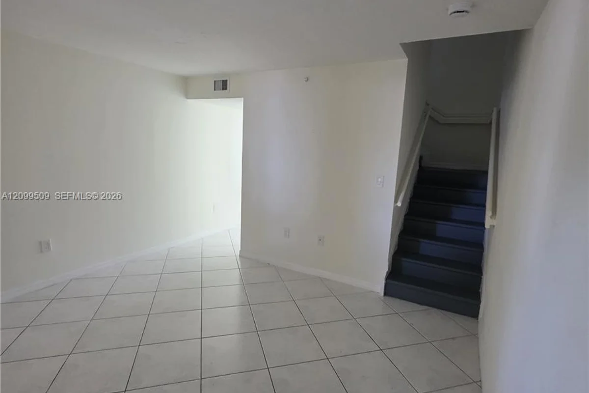 12605 SW 91st St #202, Miami: photo 1 of 1