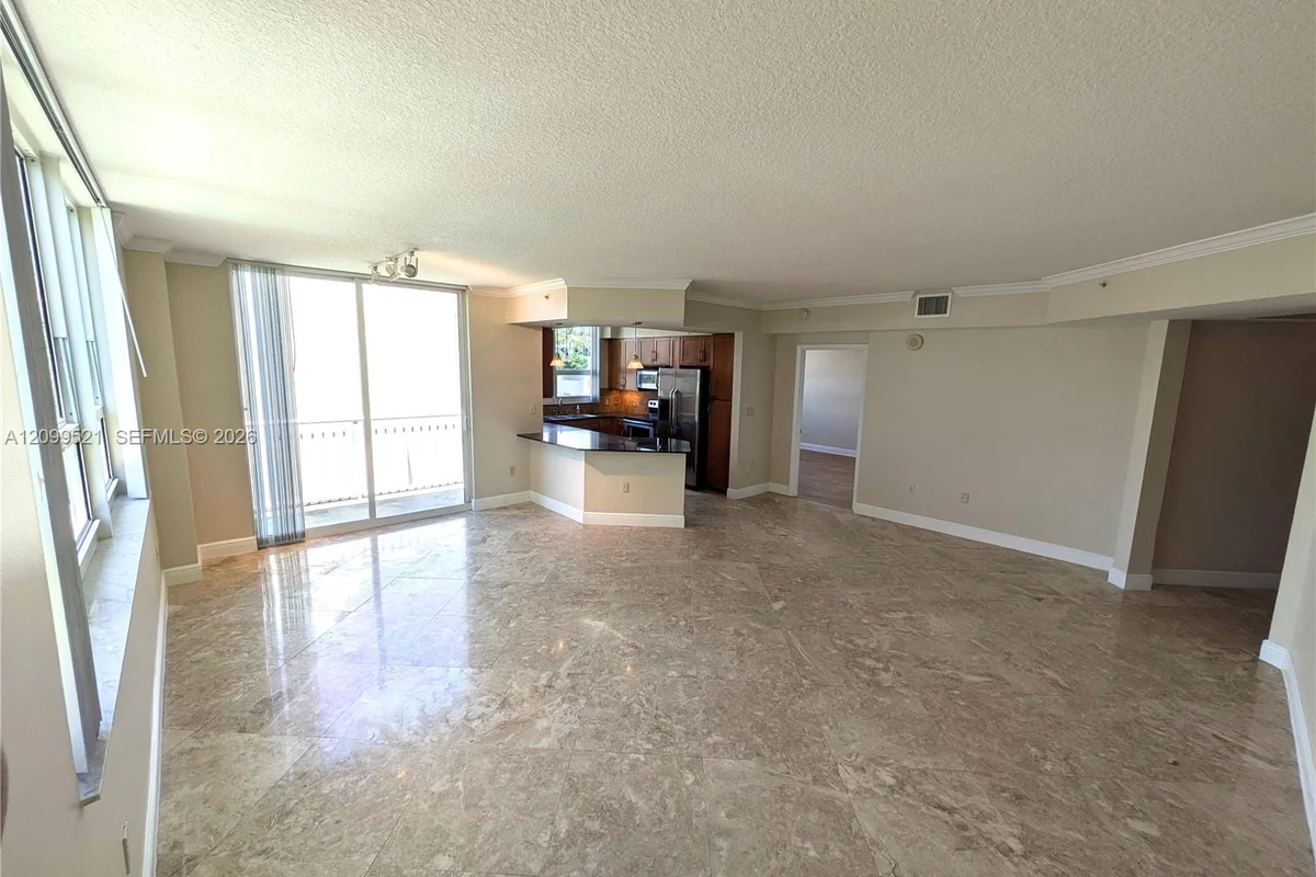 2000 N Bayshore Dr #627, Miami: photo 1 of 25