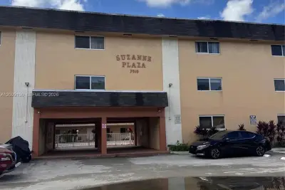 7910 Taft St #309, Pembroke Pines: photo 1 of 13