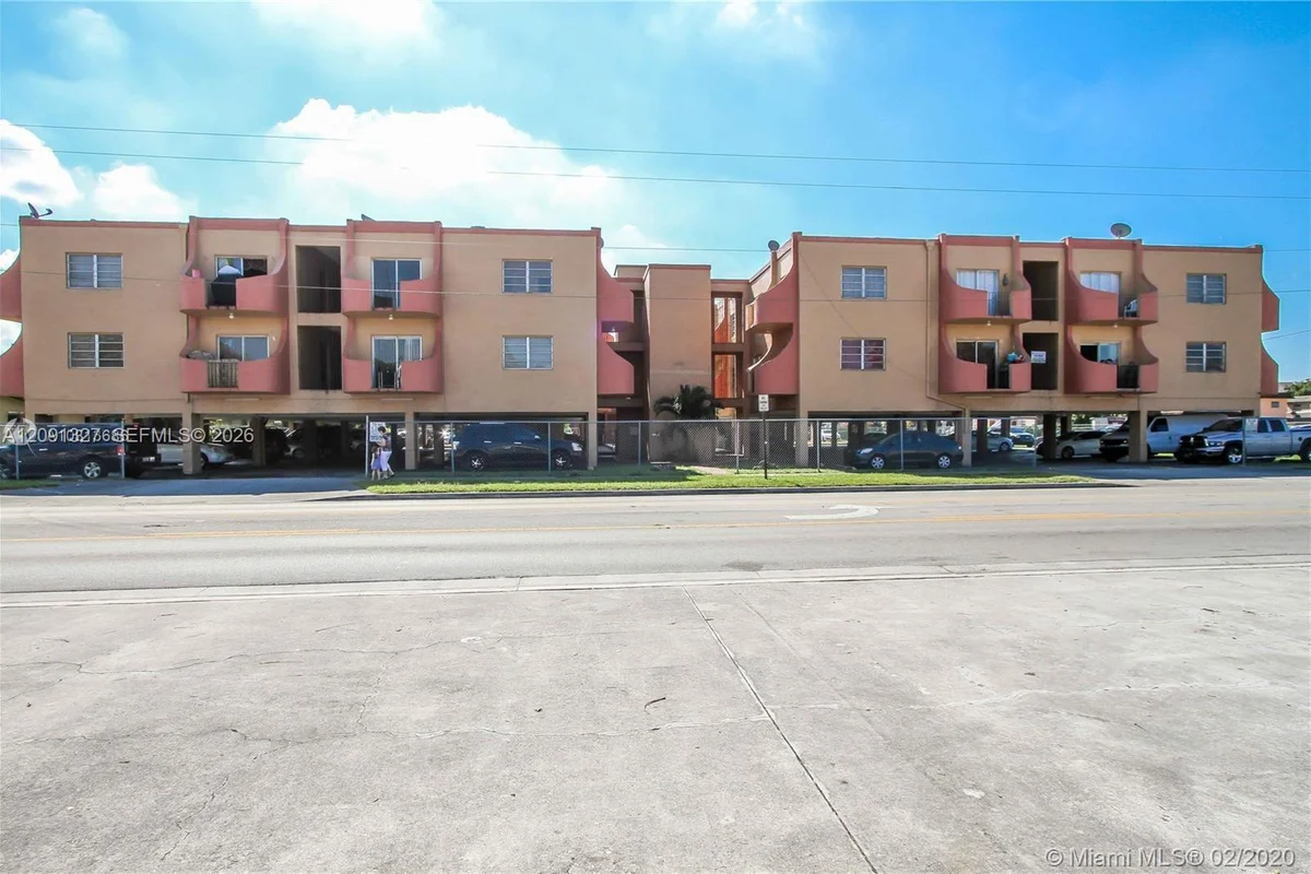 3675 W 11th Ave #318, Hialeah: photo 1 of 13