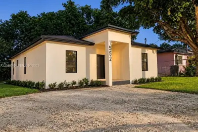1552 NW 51st Ter, Miami: photo 1 of 8