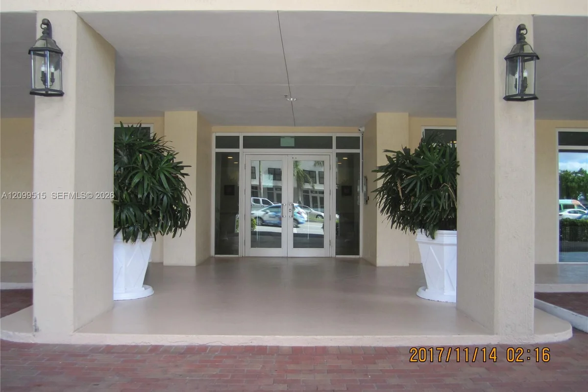 117 NW 42nd Ave #1106, Miami: photo 1 of 35