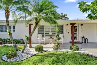500 SE 3rd St, Deerfield Beach: photo 1 of 70